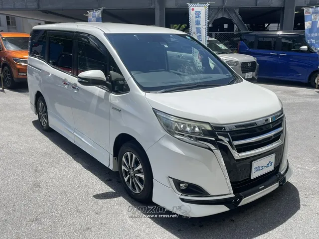 LEDヘッドランプと面発光のLEDクリアランスランプを採用 トヨタ エスクァイア