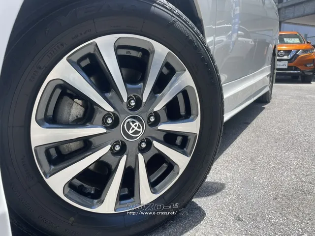 タイヤサイズ(前後)195/65R15 トヨタ エスクァイア