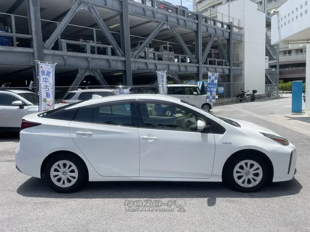お問い合わせはユーポス奥武山店まで!098-852-0810 トヨタ プリウス