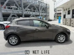 マツダ MAZDA2