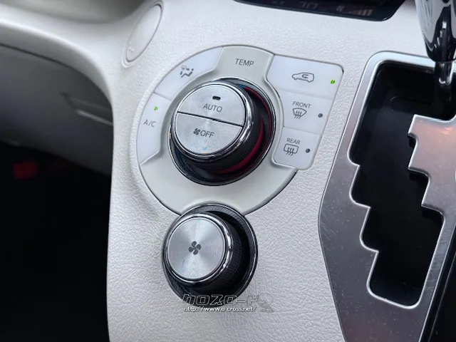 簡単操作のオートエアコン トヨタ シエンタ
