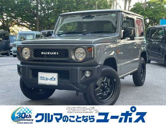 伝統の強固なラダーフレームをもつ本格的軽クロスカントリーの代表、スズキジムニー スズキ ジムニー