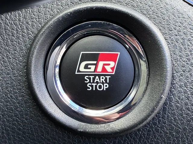 お問い合わせはユーポス奥武山店まで!098-852-0810 トヨタ C-HR