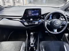 トヨタ C-HR