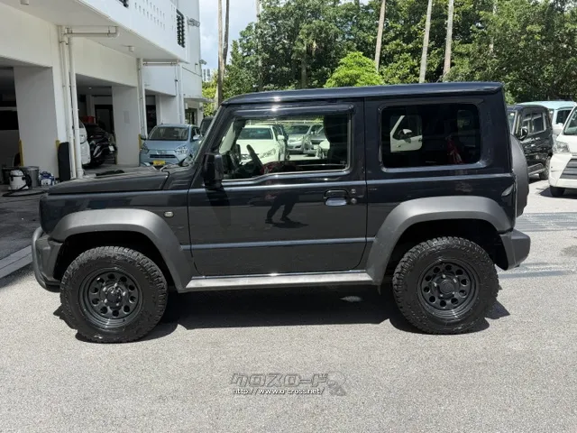 車両の姿勢や状況を把握しやすいスクエアボディ スズキ ジムニーシエラ