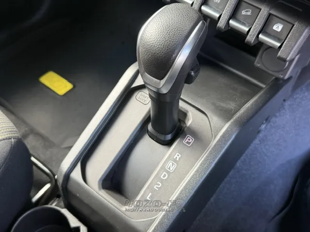 ミッションは5速MTと4速ATの2タイプを用意。 スズキ ジムニーシエラ