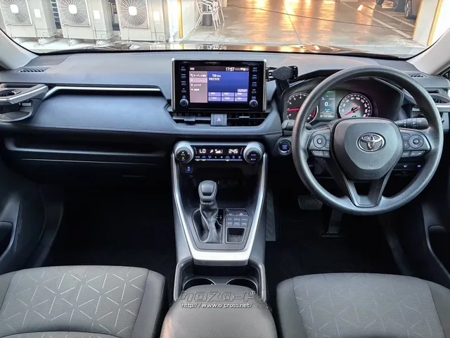 内装はブラックで統一 トヨタ RAV4