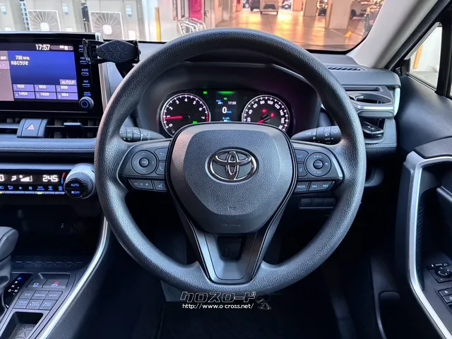 シンプルで使いやすいステアリング トヨタ RAV4