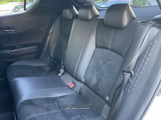 車内は嫌な臭いなどなく快適にお乗りいただけます トヨタ C-HR