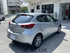 マツダ MAZDA2