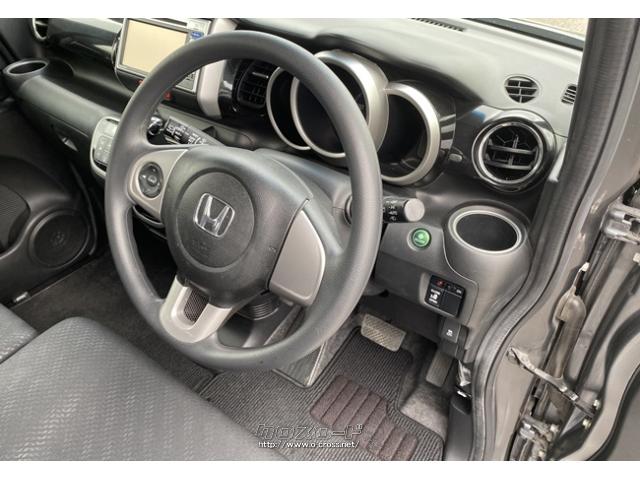 この車両は、アイドリングストップ付き車です。 ホンダ N-BOX