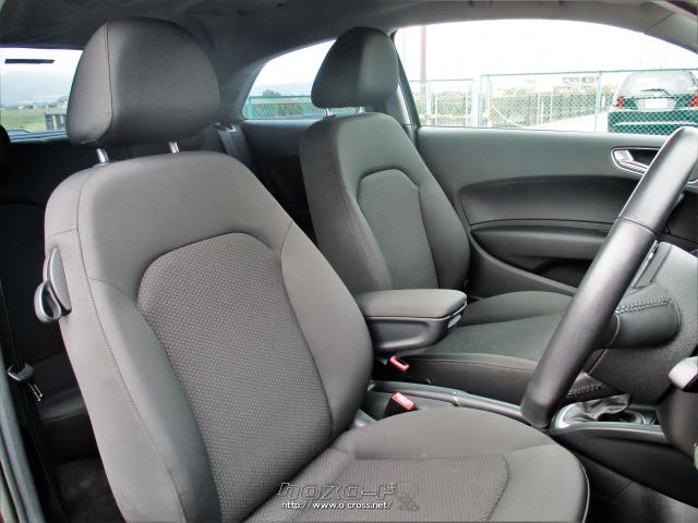 シートサイズもボディーサイズに見合わず大振りなしっかりとしたものが装着されており、長距離ドライブでの負担を低減させます アウディ A1