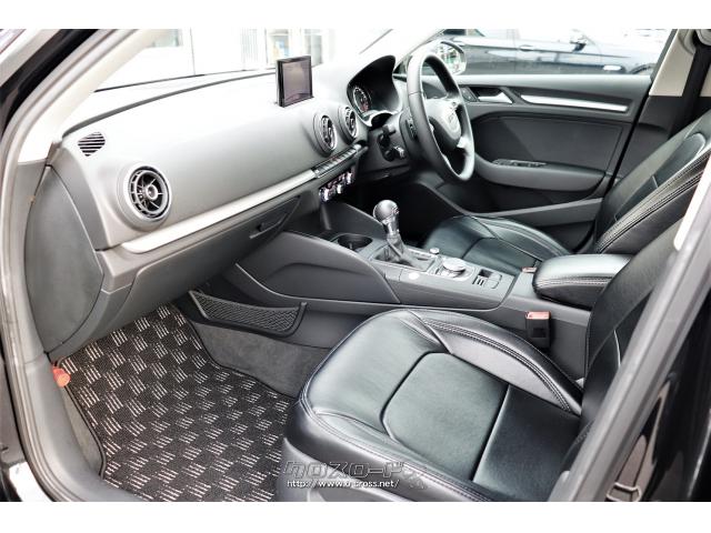 水平基調のダッシュボードにはスイッチ類が整然と配置されており、直観的に操作が可能です。 アウディ A3