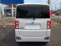 トヨタ ピクシスメガ