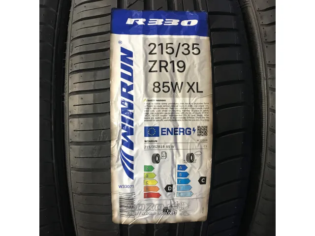 タイヤ・WR 215/35R19 R330 19インチ新品工賃込み・1.4万円・トレッド 