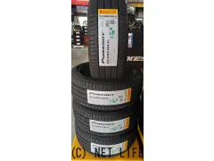 タイヤ 18インチ　225/40R18　ピレリ・パワジー　1セット限定です！