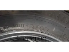 タイヤ 15インチ　195/80R15　ブルーアースバン　RY55　中古4本セット