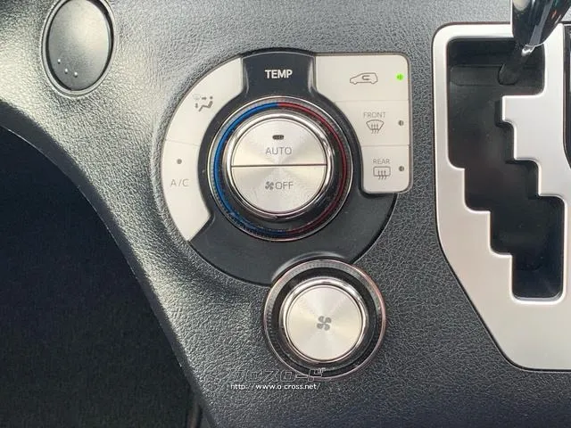 オートエアコン&ダイヤル式ヒーターコントロールパネル トヨタ シエンタ