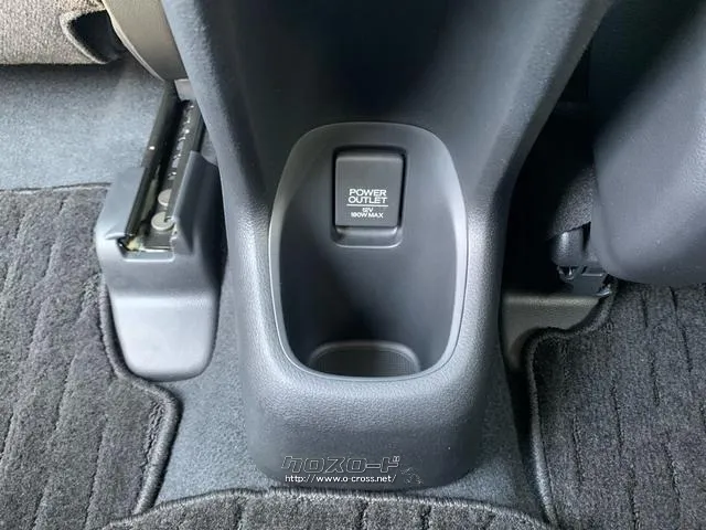 後席用アクセサリーコンセント ホンダ ヴェゼル