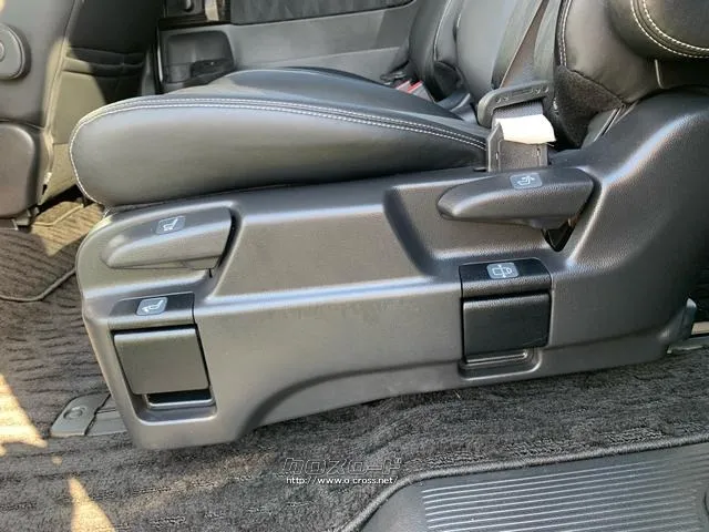 2列目プレミアムクレードルシート(オットマン/角度調節式両側アームレスト付) ホンダ オデッセイ