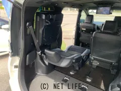 トヨタ ヴォクシー