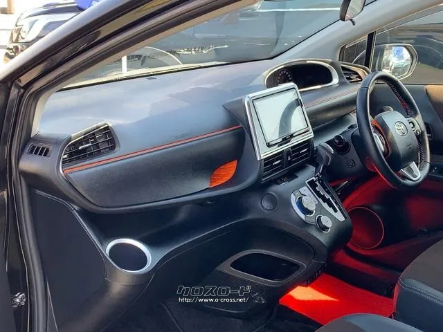 シエンタハイブリッド特別仕様クエロ。コンパクトカーサイズなのに3列シート7人乗り トヨタ シエンタ