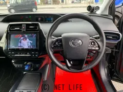 トヨタ プリウス