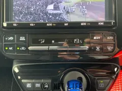 トヨタ プリウス