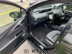 トヨタ プリウス