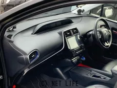 トヨタ プリウス