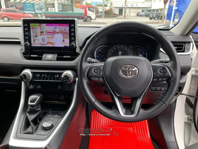 ●G、ハイブリッド専用デザイン、本革巻き トヨタ RAV4