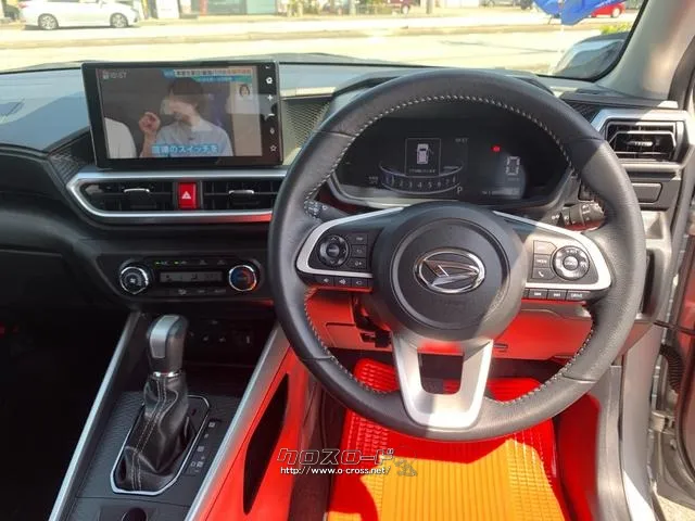 プレミアムG専用、本革巻(シルバー加飾付)ステアリング ダイハツ ロッキー