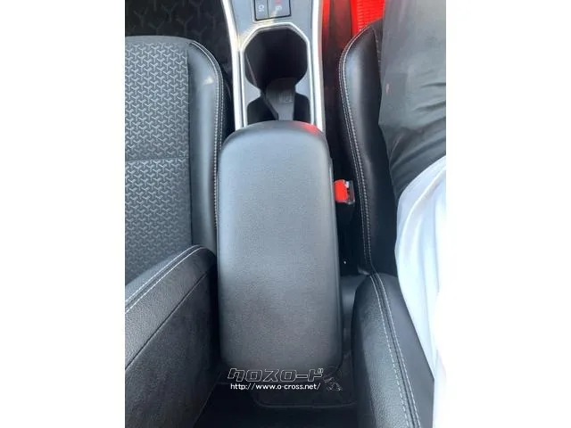 センターコンソールボックス(アームレスト付) ダイハツ ロッキー