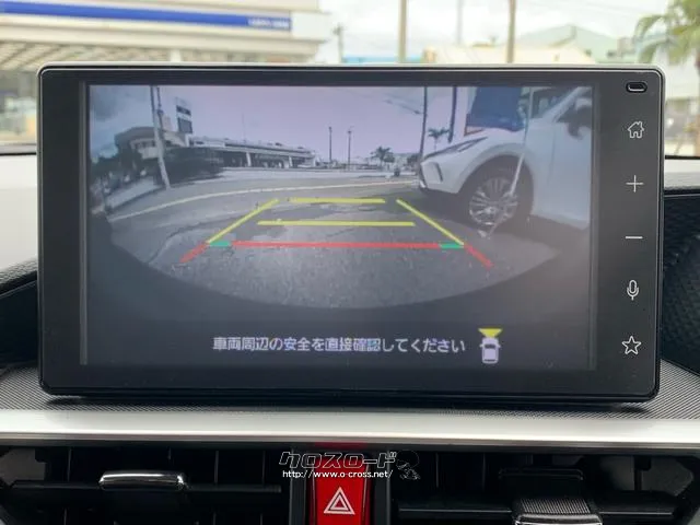 パノラミックビュー(前後カメラ)+コーナーセンサー(フロント2個/リヤ4個 トヨタ ライズ