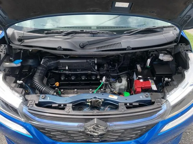 1.2Lエンジンと高出力モーターを組み合わせたストロングハイブリッド。低燃費と静粛性に優れ、モーターアシストによるスムーズで力強い走りが魅力です♪ スズキ ソリオ