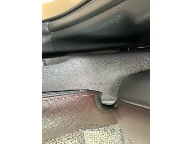 ●SRSエアバッグ(運転席・助手席)+SRSサイドエアバッグ(運転席・助手席)+SRSカーテンシールドエアバッグ(前後席) トヨタ ヤリスクロス