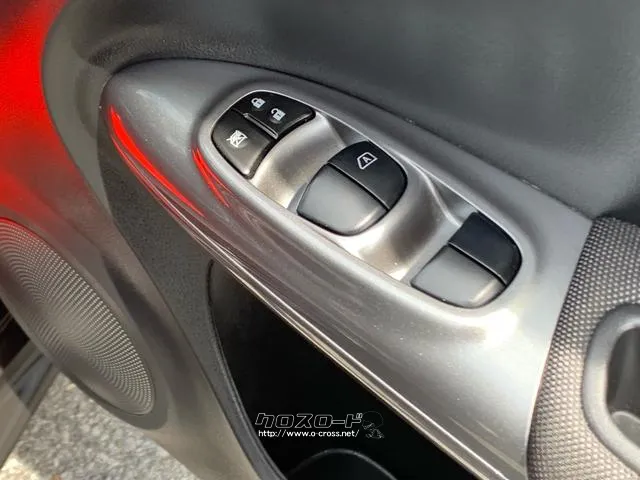 パワーウインドウ(全席耐水タイプ、運転席:ワンタッチ、キーオフ後作動、挟み込み防止機構付) 日産 ジューク