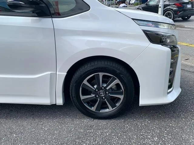 ●EBD付ABS+ブレーキアシスト ●ヒルスタートアシストコントロール トヨタ ヴォクシー