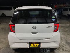 ダイハツ ミライース