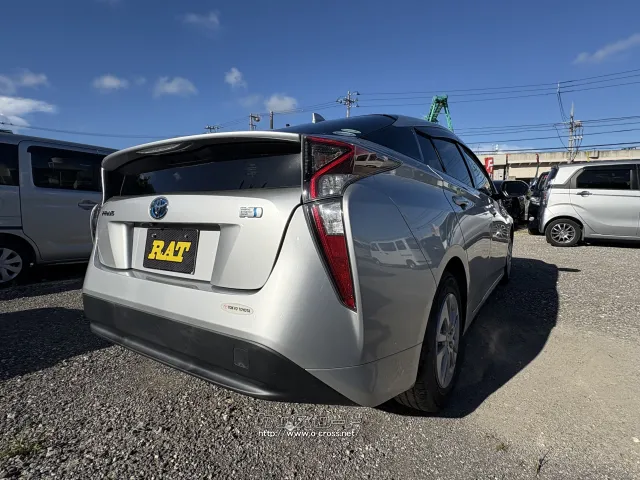 トヨタ プリウス