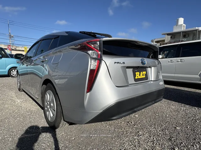 トヨタ プリウス