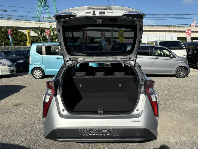 トヨタ プリウス