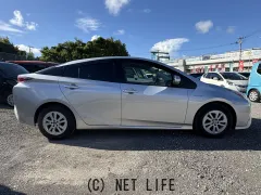 トヨタ プリウス