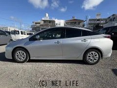 トヨタ プリウス
