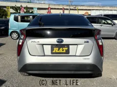 トヨタ プリウス