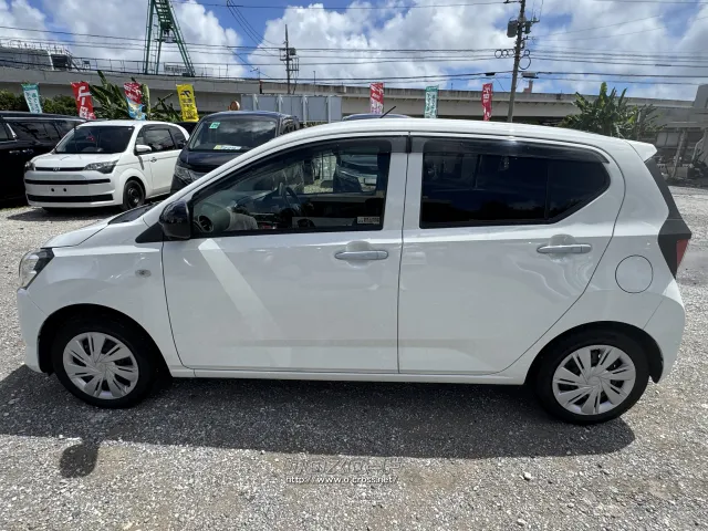 ダイハツ ミライース