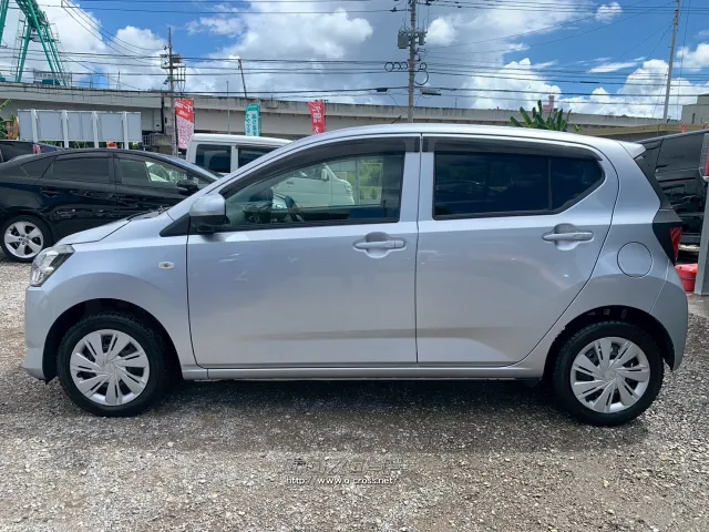 ダイハツ ミライース