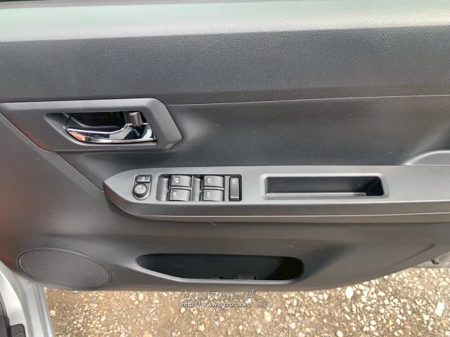 ダイハツ ミライース