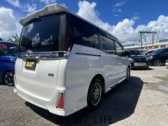 トヨタ ヴォクシー