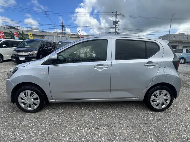 ダイハツ ミライース